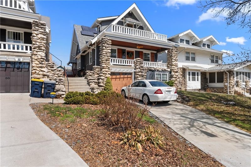 1320 E 29th St, Kansas City, MO 64109