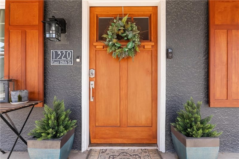 1320 E 29th St, Kansas City, MO 64109