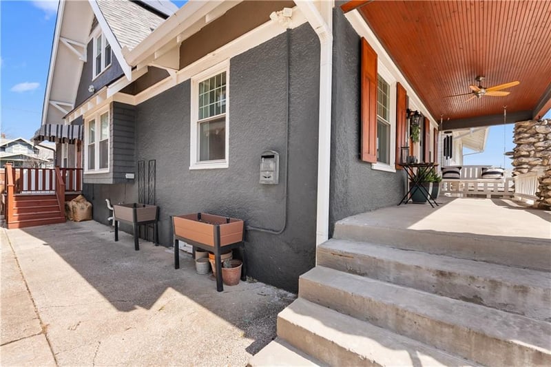 1320 E 29th St, Kansas City, MO 64109