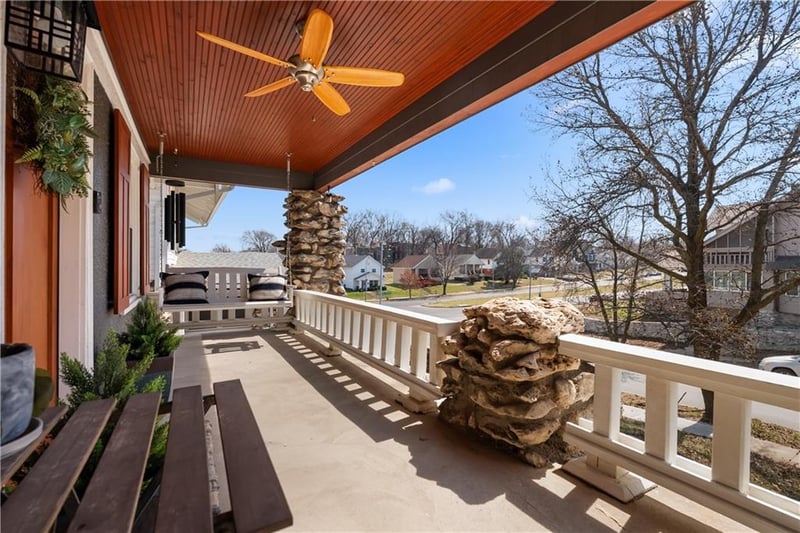 1320 E 29th St, Kansas City, MO 64109