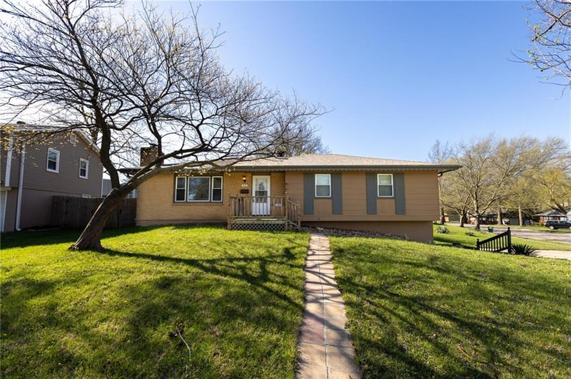 3101 66th Ter, Gladstone, MO 64119