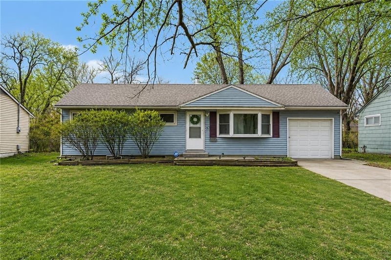 7407 111th Ter, Kansas City, MO 64134