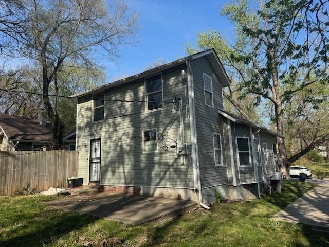 6724 Agnes Ave, Kansas City, MO 64132