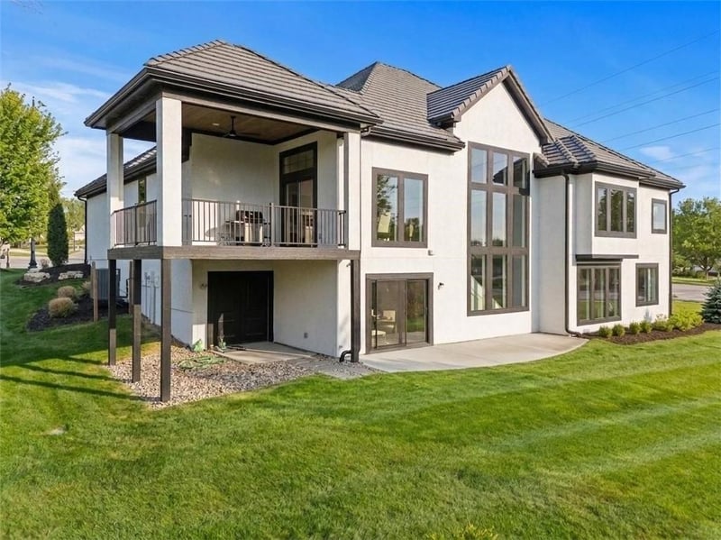 5701 103rd St, Kansas City, MO 64154