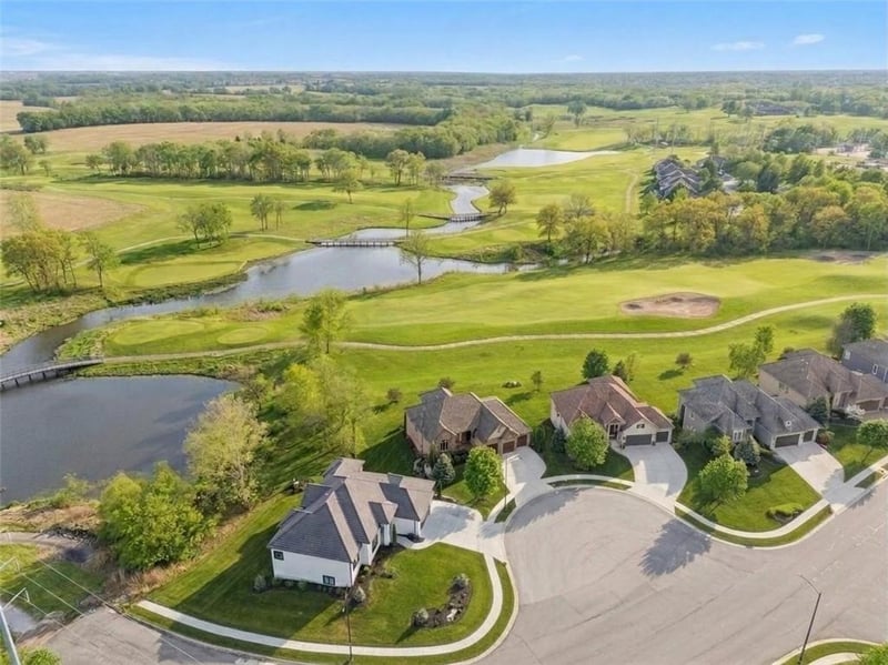 5701 103rd St, Kansas City, MO 64154