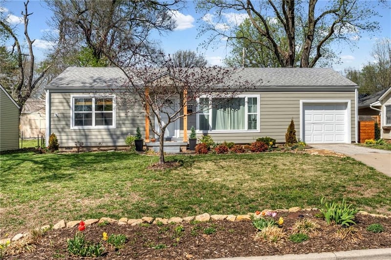 7522 64th Ter, Overland Park, KS 66202