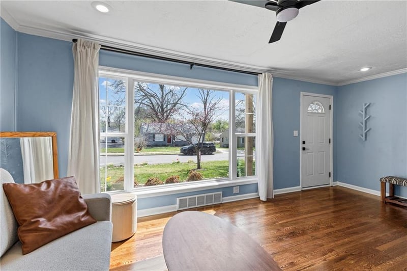 7522 64th Ter, Overland Park, KS 66202