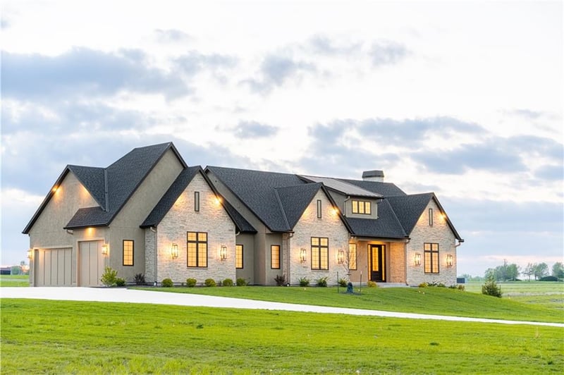 18904 Bella Terra Rd, Pleasant Hill, MO 64080