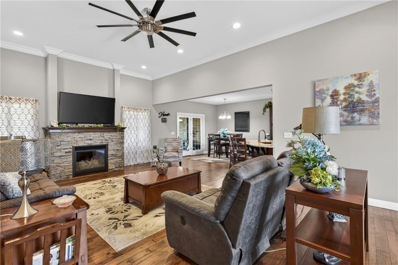 644 47 Hw, Girard, KS 66743