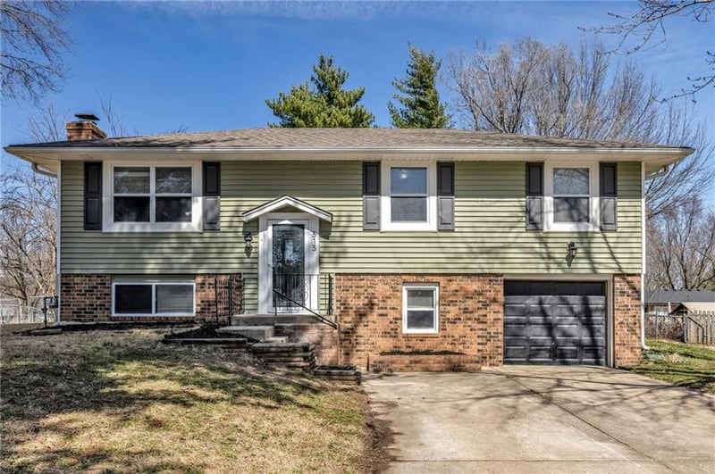 313 Blarney Ct, Blue Springs, MO 64014