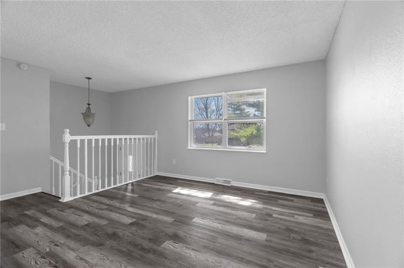 313 Blarney Ct, Blue Springs, MO 64014