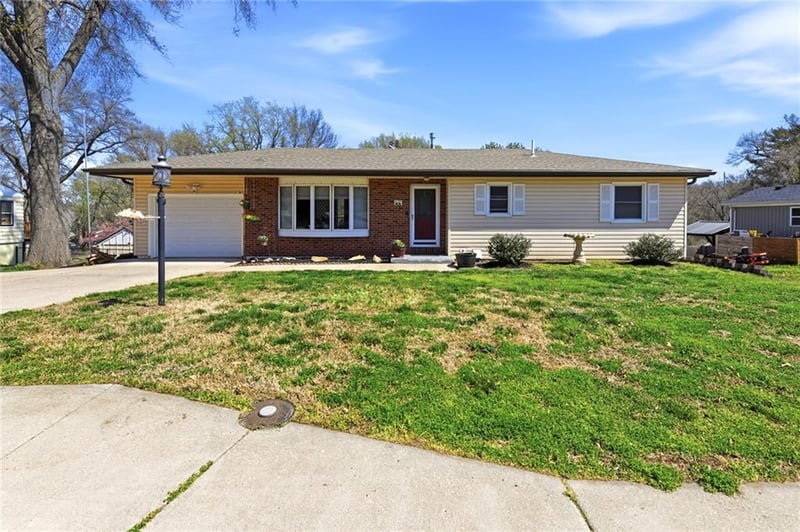 4305 Shrine Park Rd, Leavenworth, KS 66048