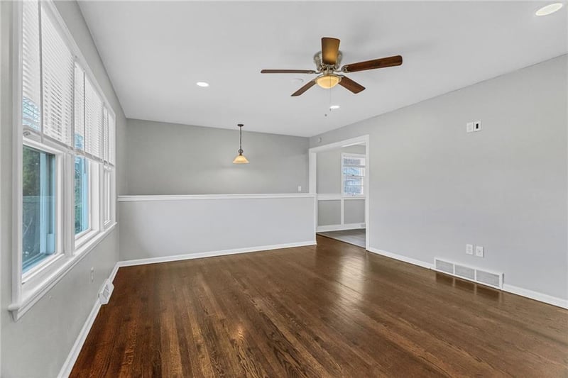 402 23rd St, Blue Springs, MO 64015