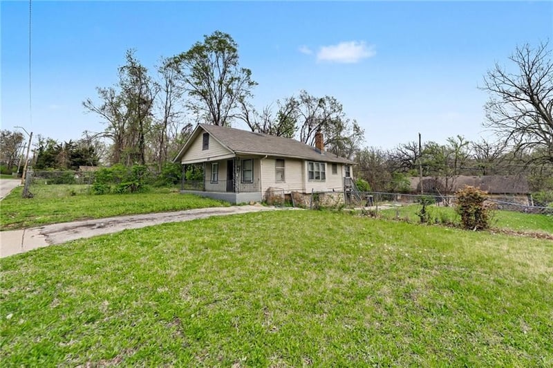 5513 Jaudon Ave, Kansas City, MO 64130