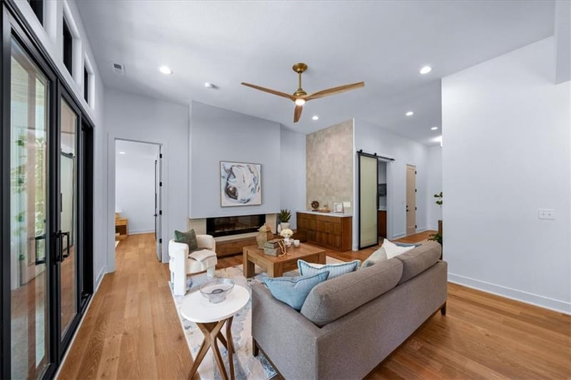 2124 SW Wheatfield Dr, Lee's Summit, MO 64082