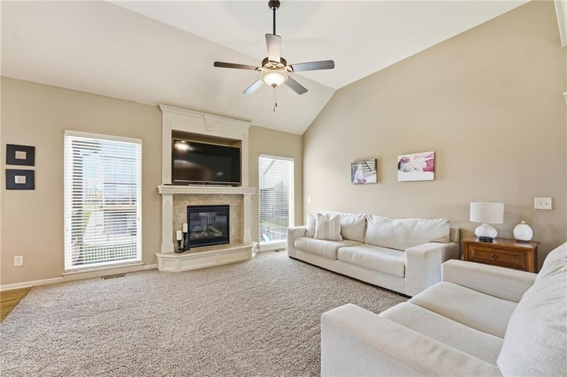 10818 Oakland Ave, Kansas City, MO 64157