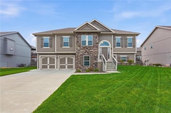 10818 Oakland Ave, Kansas City, MO 64157