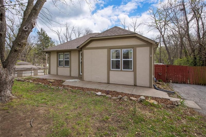 5521 Ash Ave, Raytown, MO 64133