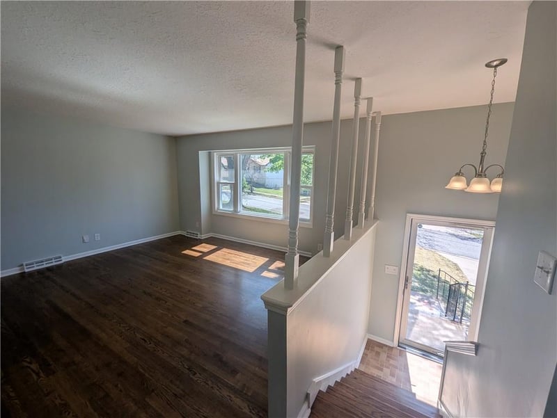 10637 College Ave, Kansas City, MO 64137