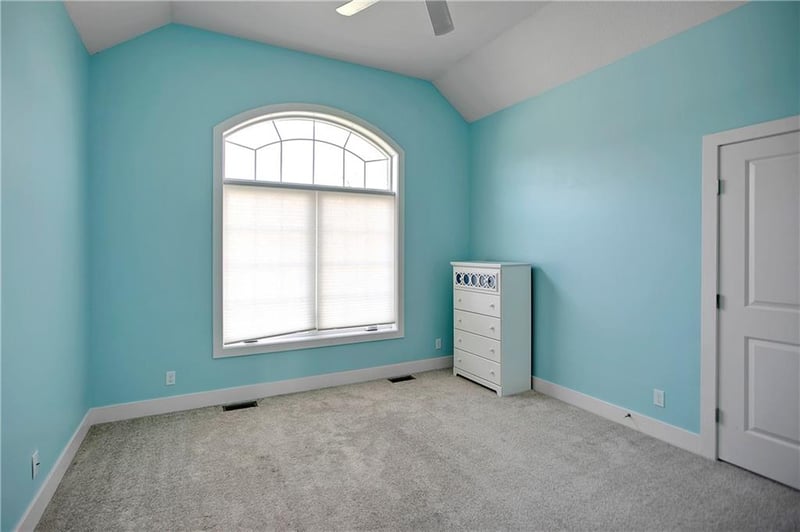 303 126th St, Kansas City, MO 64145