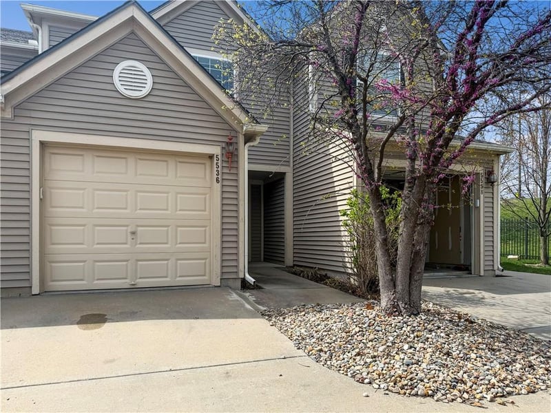 5536 Fairmount Ave, Kansas City, MO 64118