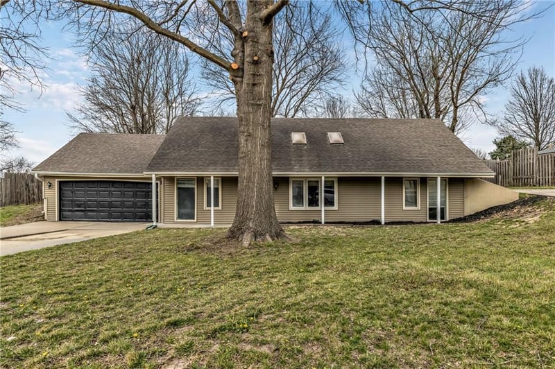 1400 113th Ter, Kansas City, MO 64155