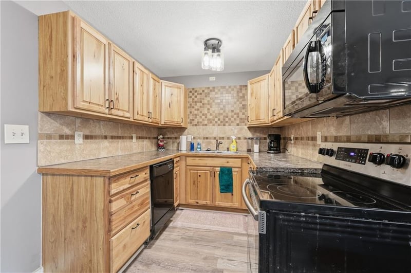 209 Gilbert St, Independence, MO 64056