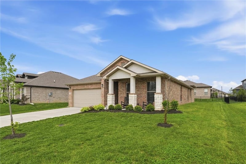 22662 W 89th St, Lenexa, KS 66227