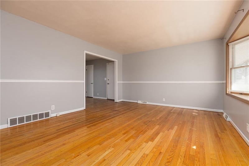 8608 Kentucky Ave, Raytown, MO 64138