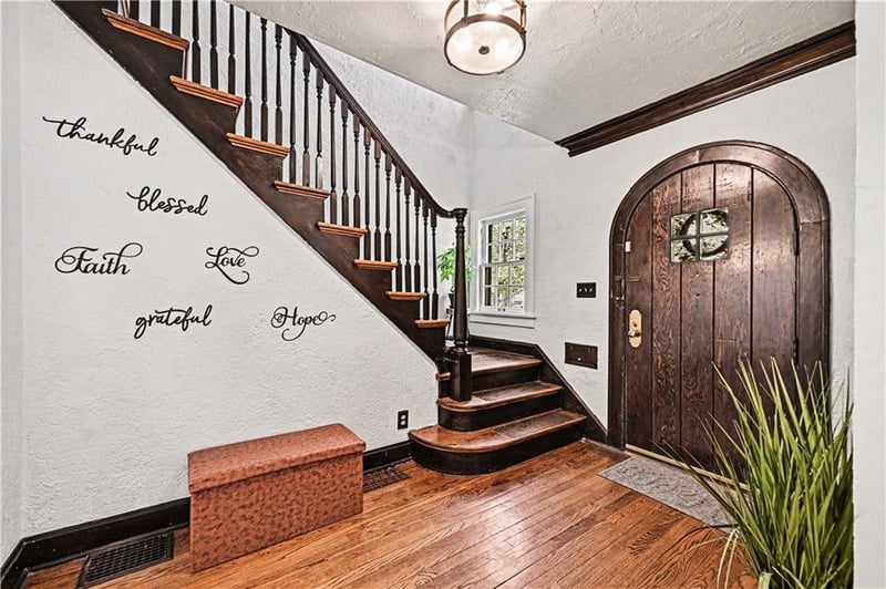 419 W 70th Ter, Kansas City, MO 64113