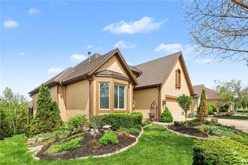 20306 99th Ter, Lenexa, KS 66220