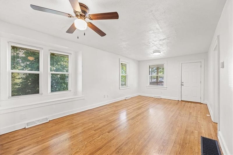 1116 Woodland Ave, Independence, MO 64050