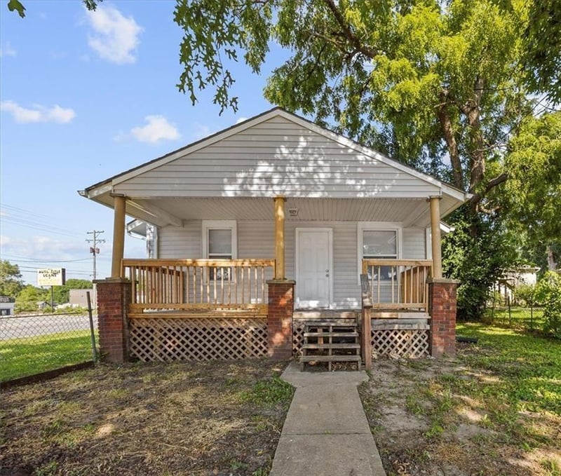 1116 Woodland Ave, Independence, MO 64050