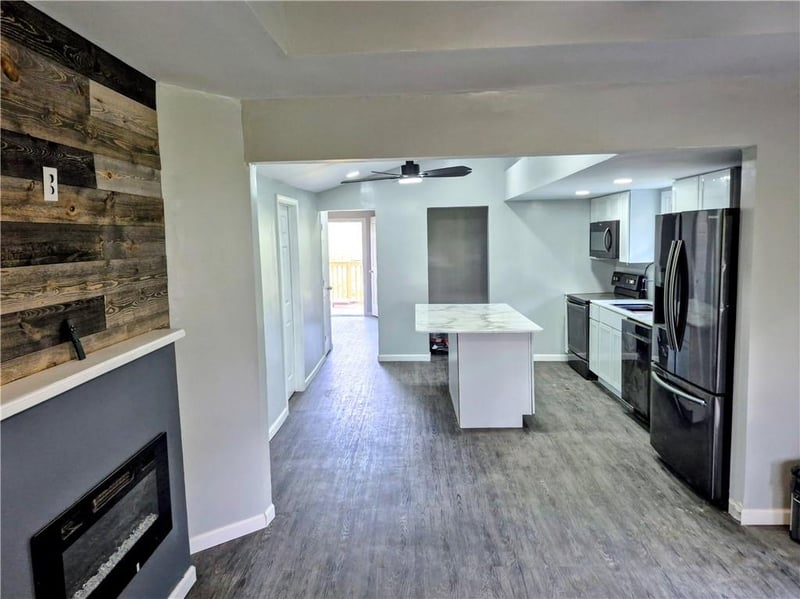 5543 1st St, St Joseph, MO 64504