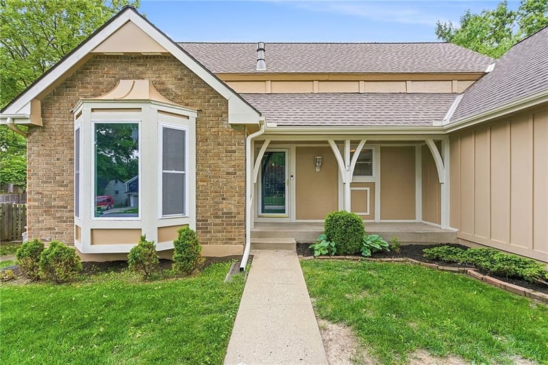 7829 Caenen St, Lenexa, KS 66216