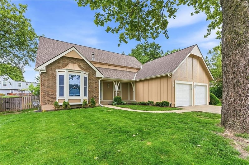7829 Caenen St, Lenexa, KS 66216