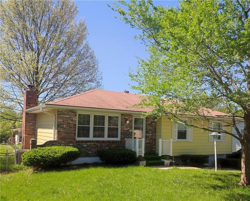 7009 80th St, Kansas City, MO 64152