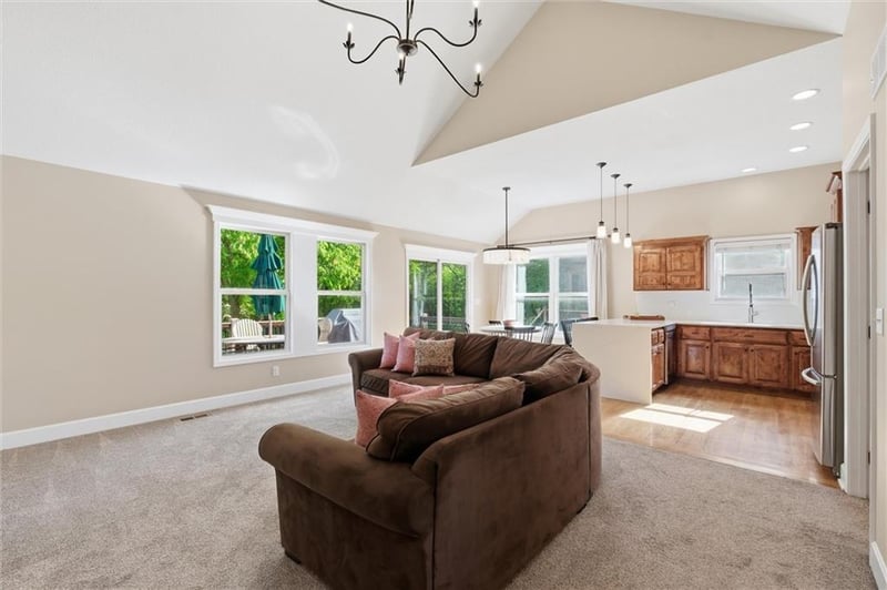 16727 Ruby Way, Basehor, KS 66007