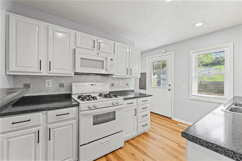 1313 44th St, Kansas City, MO 64116