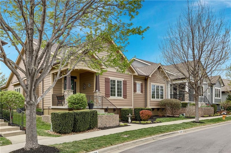 8528 Cardinal St, Lenexa, KS 66219