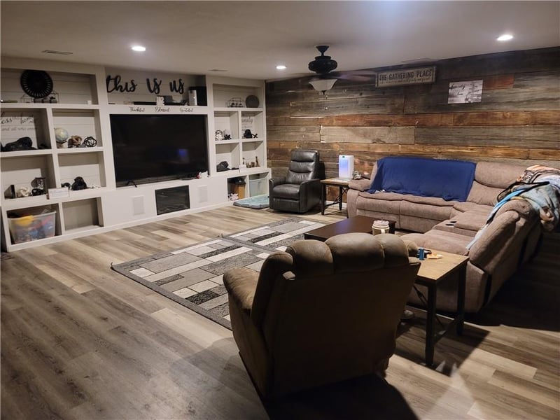 506 Washington St, Maysville, MO 64469