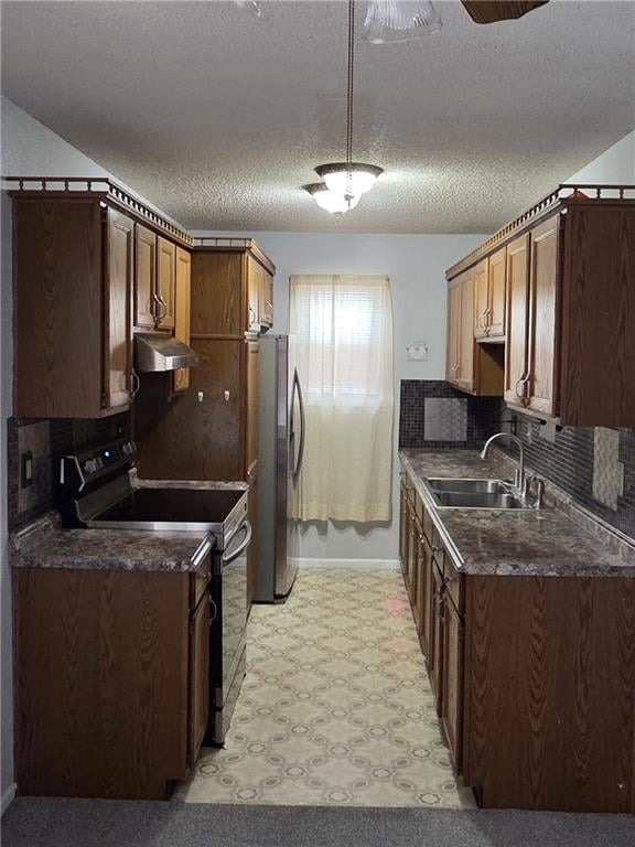 7851 Freeman Ave, Kansas City, KS 66112