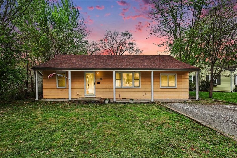 1005 Cedar St, Olathe, KS 66606