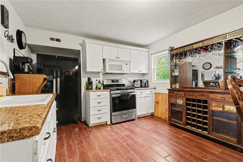1005 Cedar St, Olathe, KS 66606