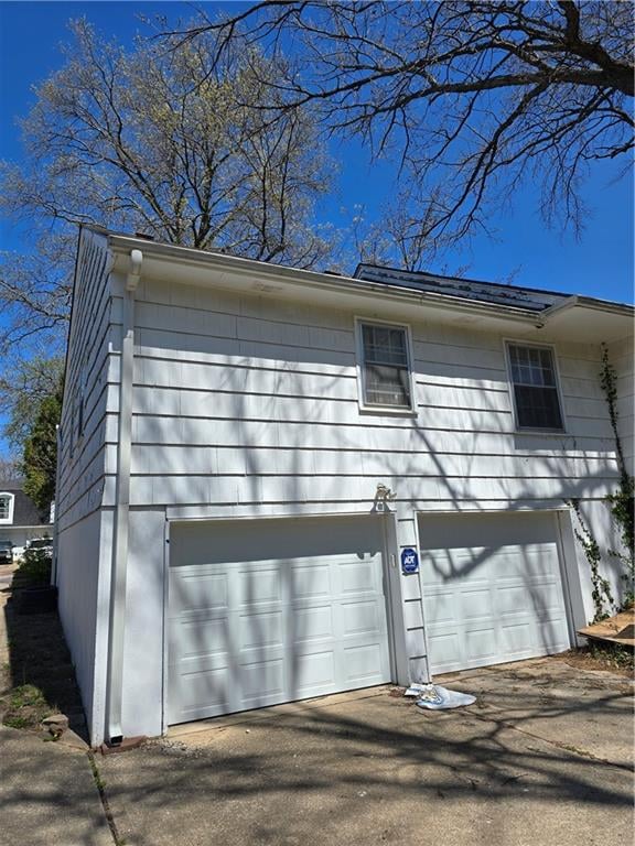 1313 98th Ter, Kansas City, MO 64131