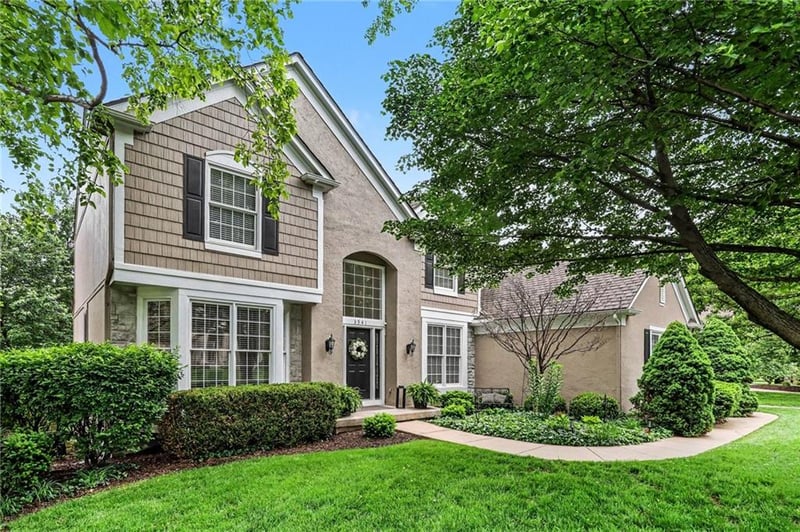 3541 143rd Ter, Leawood, KS 66224