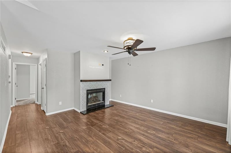 2406 155th Ter, Basehor, KS 66007