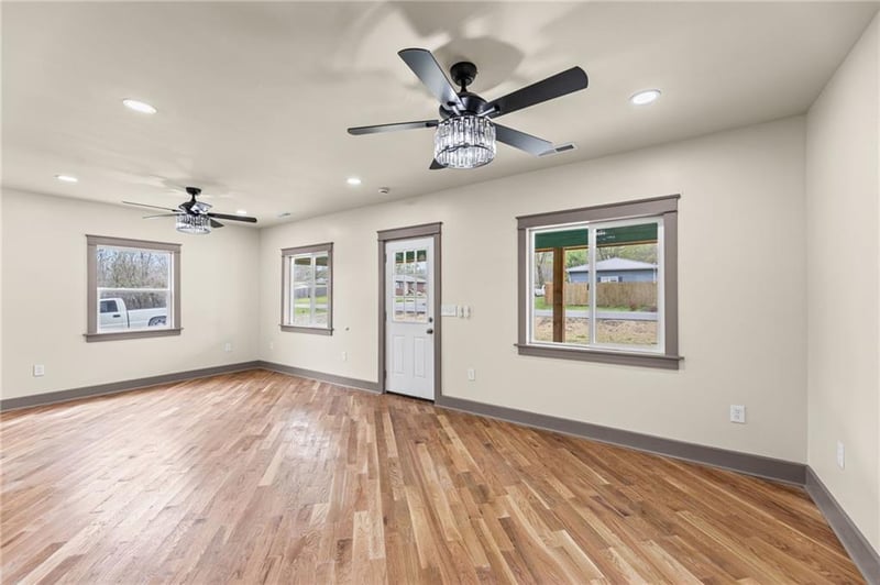 315 E Park Rd, Garnett, KS 66032