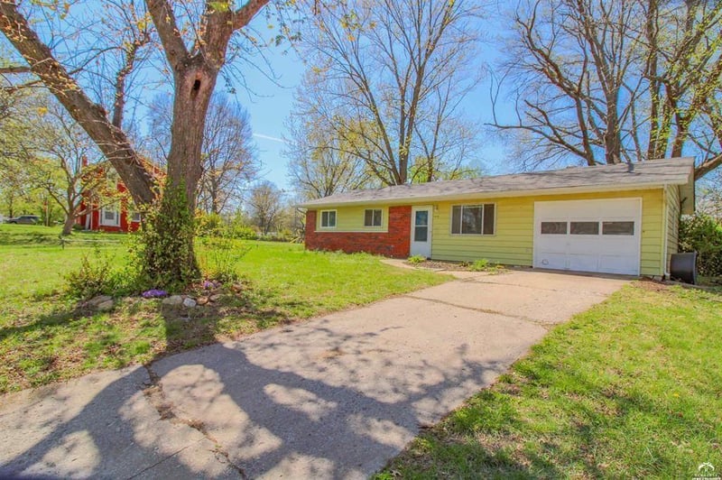 1919 Clare Rd, Lawrence, KS 66046