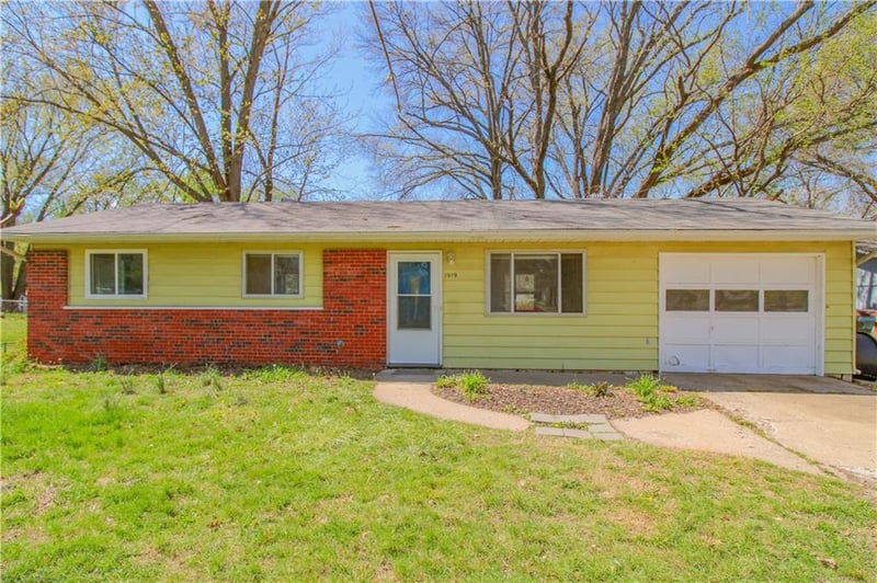 1919 Clare Rd, Lawrence, KS 66046